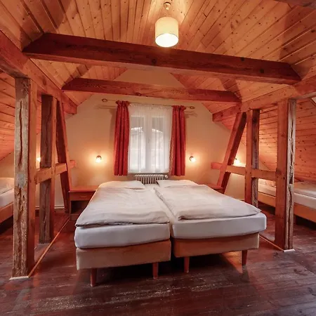 Garni Jagdschloss Mit Fruehstuecksbuffet & Schlosskueche Fuer Selbstversorger Hotel