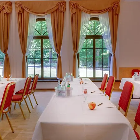 Jagdschloss Waldsee 3*