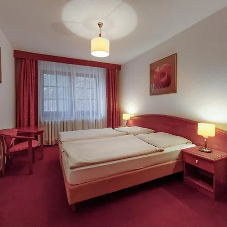 Garni Jagdschloss Mit Fruehstuecksbuffet & Schlosskueche Fuer Selbstversorger Hotel