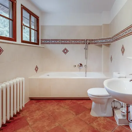 Garni Jagdschloss Mit Fruehstuecksbuffet & Schlosskueche Fuer Selbstversorger Hotel Waldsee (Mecklenburg-Vorpommern)