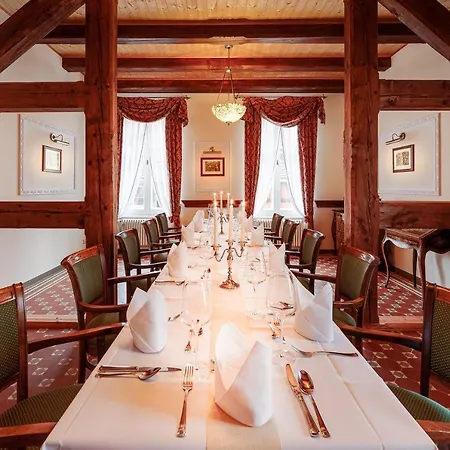 Hotel Garni Jagdschloss Mit Fruehstuecksbuffet & Schlosskueche Fuer Selbstversorger 3*