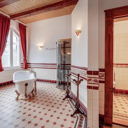 Garni Jagdschloss Mit Fruehstuecksbuffet & Schlosskueche Fuer Selbstversorger Hotel 3*