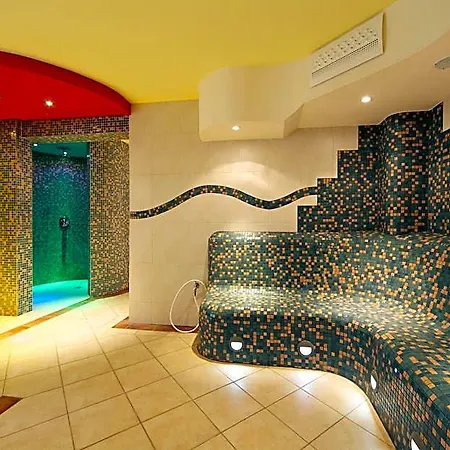 Hotel Garni Jagdschloss Mit Fruehstuecksbuffet & Schlosskueche Fuer Selbstversorger
