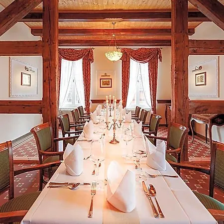 Garni Jagdschloss Mit Fruehstuecksbuffet & Schlosskueche Fuer Selbstversorger