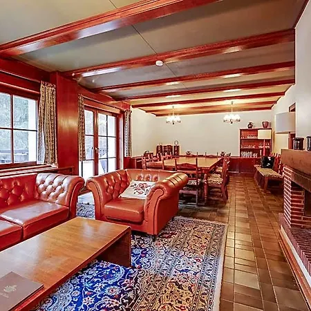 Garni Jagdschloss Mit Fruehstuecksbuffet & Schlosskueche Fuer Selbstversorger Hotel