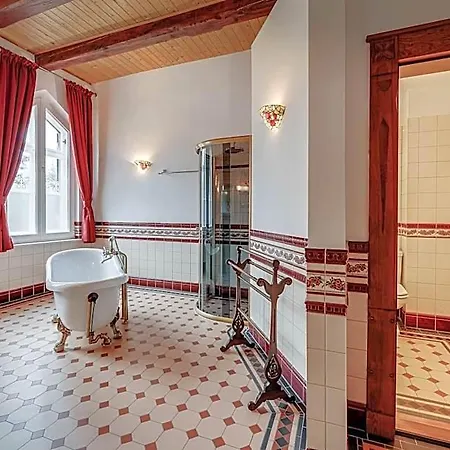 Hotel Garni Jagdschloss Mit Fruehstuecksbuffet & Schlosskueche Fuer Selbstversorger Waldsee (Mecklenburg-Vorpommern)