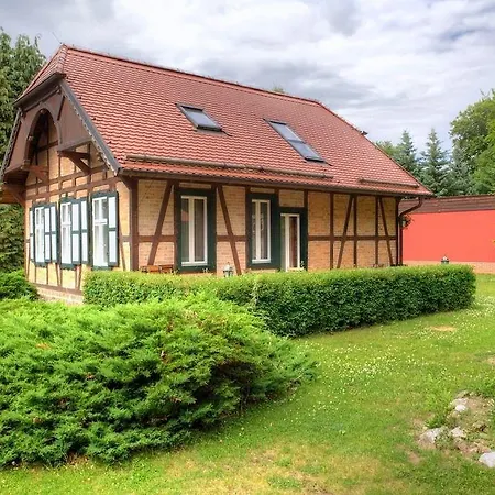 Hotel Garni Jagdschloss Mit Fruehstuecksbuffet & Schlosskueche Fuer Selbstversorger Waldsee (Mecklenburg-Vorpommern)